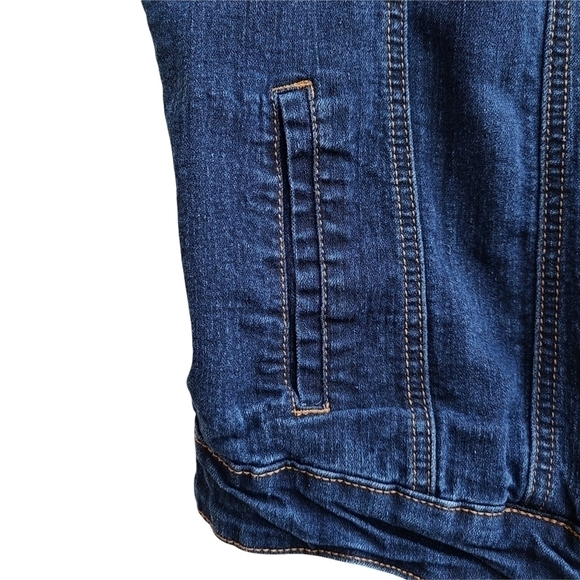 Denim Vest with Embroidered Calavera, Size XL - Picture 4 of 8